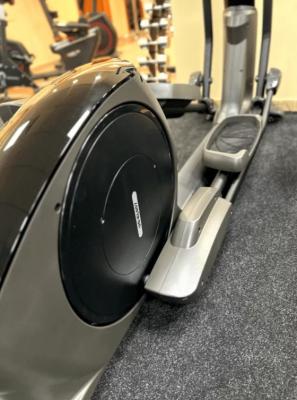 Эллиптический тренажер UltraGym UG-Pro EL007 (TFT)